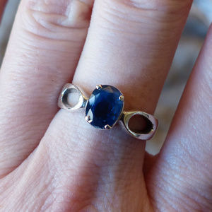 Sterling silver and kyanite ring